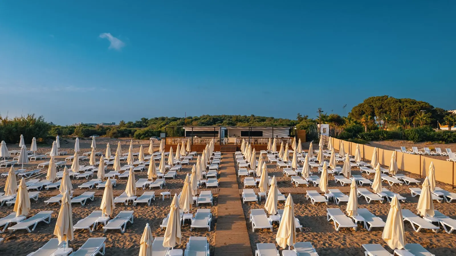 Side Moon Palace Hotel