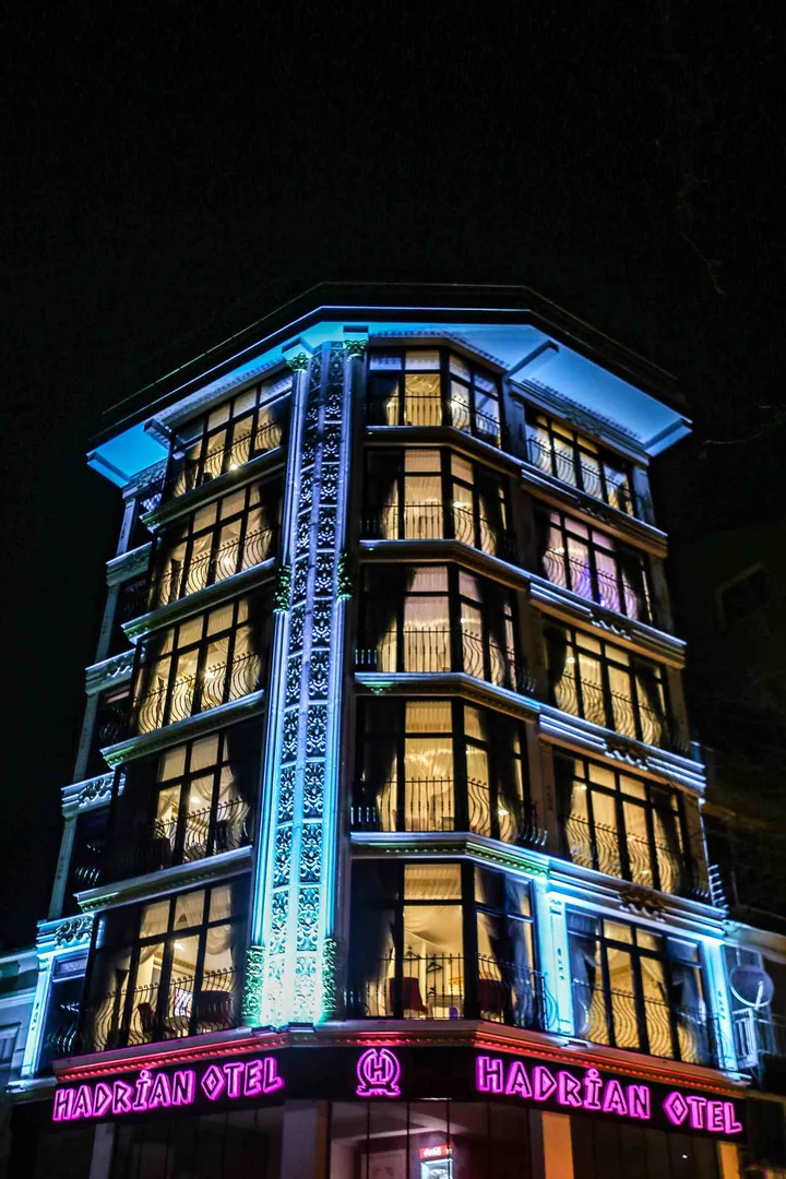 Hadrian Otel